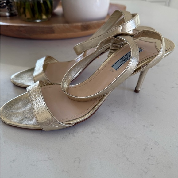 Prada - Picture 4 of 5